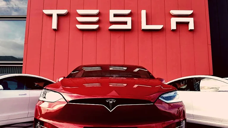 Tesla AI Team is Working on New Features for FSD