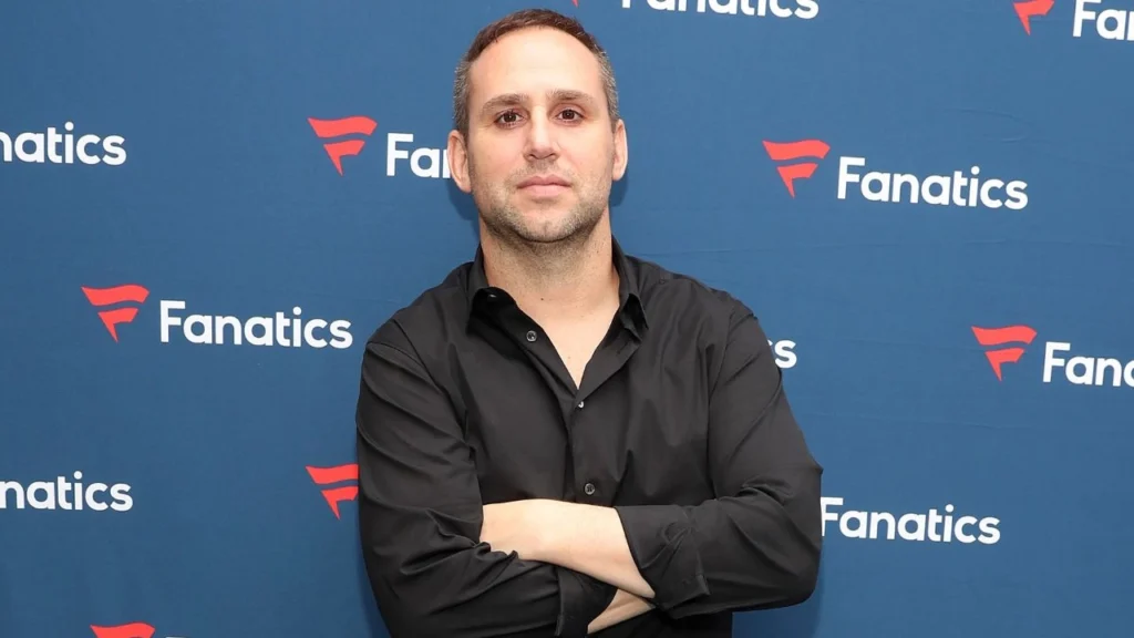 Who is the Owner of Fanatics? 3 Michael Rubin, owner and CEO of Fanatics